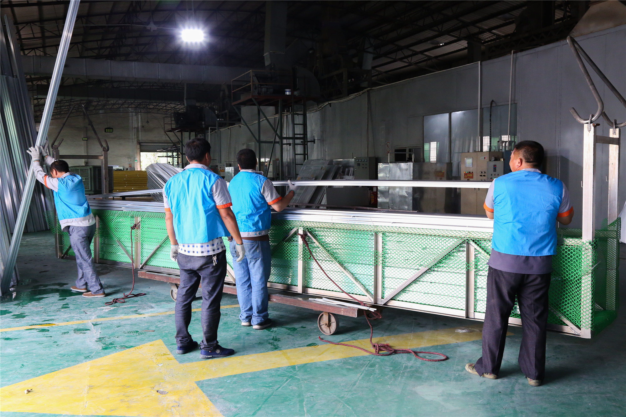 佛山正一铝单板厂家全体员工进行消防实战演练